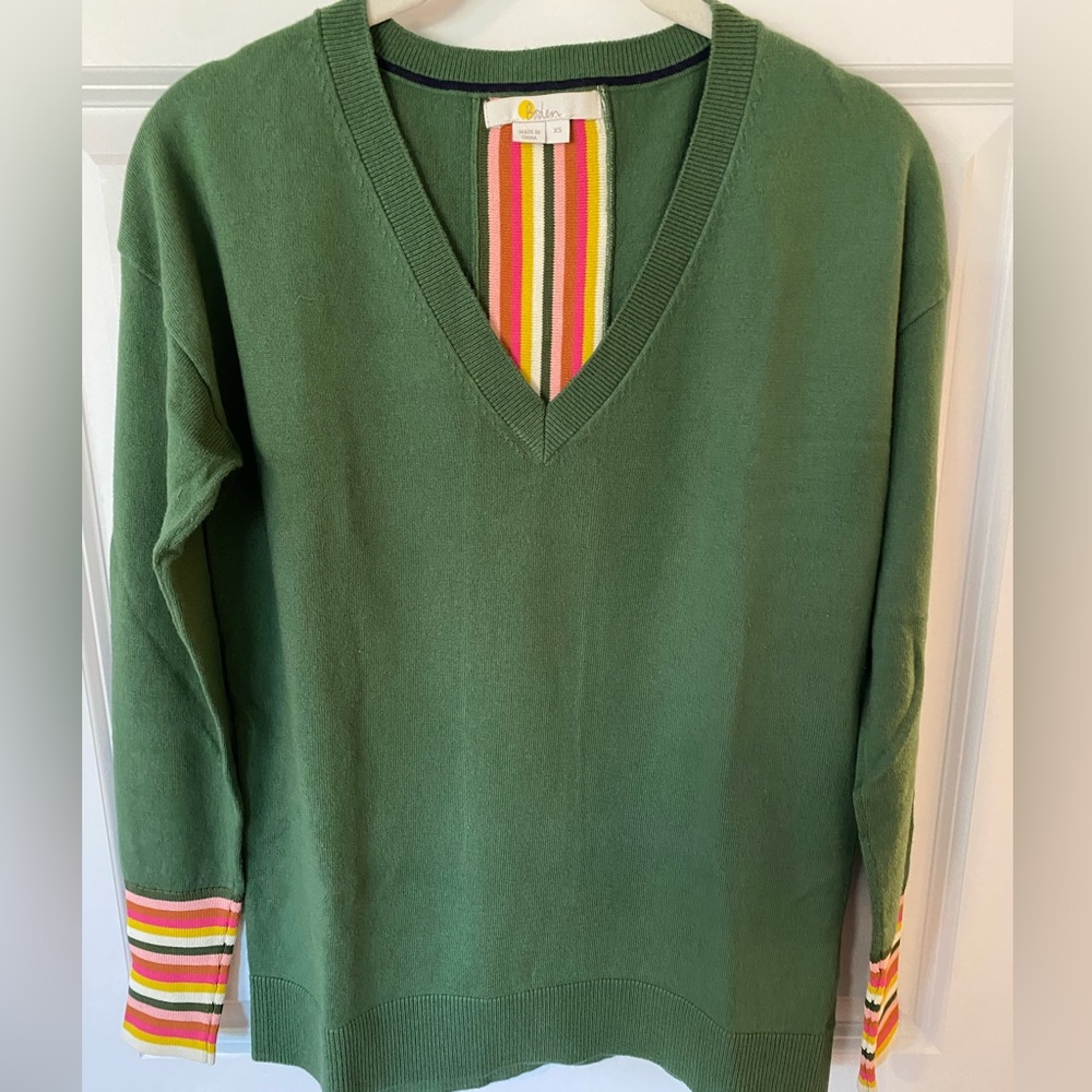 Boden Women’s Green Cotton-Wool blend v-neck sweater with accent stripe size XS